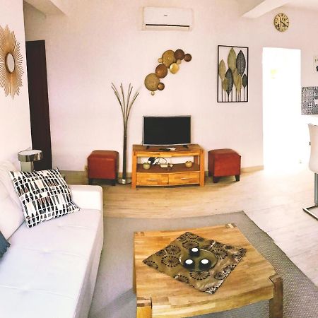 Town House With Patio In Quiet Residential Area 10 Min From Beach Torremolinos Bagian luar foto
