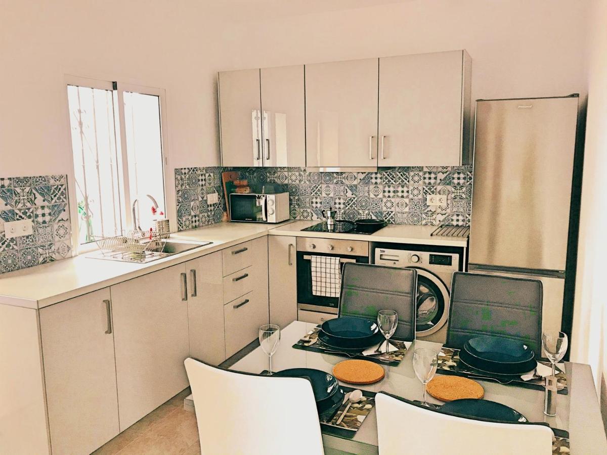 Town House With Patio In Quiet Residential Area 10 Min From Beach Torremolinos Ruang foto