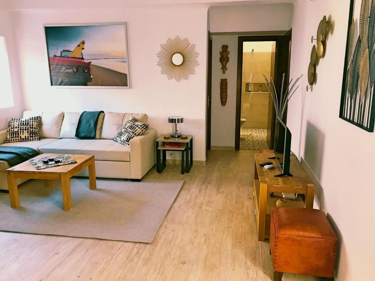 Town House With Patio In Quiet Residential Area 10 Min From Beach Torremolinos Bagian luar foto