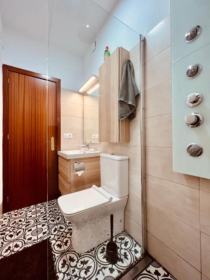 Town House With Patio In Quiet Residential Area 10 Min From Beach Torremolinos Bagian luar foto